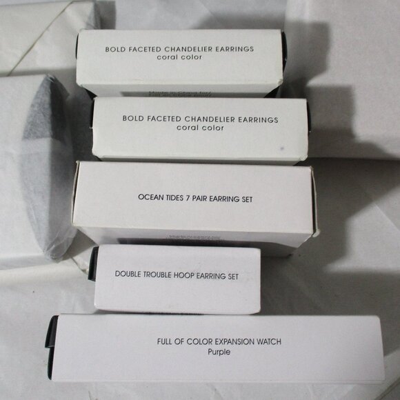 Bundle Lot of NIB  Avon Products Jewelry Earrings Necklace Tablet Makeup Case - Picture 5 of 6